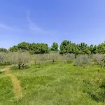 Apartmán In Valbandon Near & Fa Ana