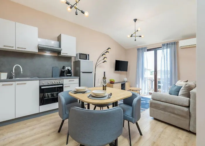 In Valbandon Near & Fa Ana Daire *