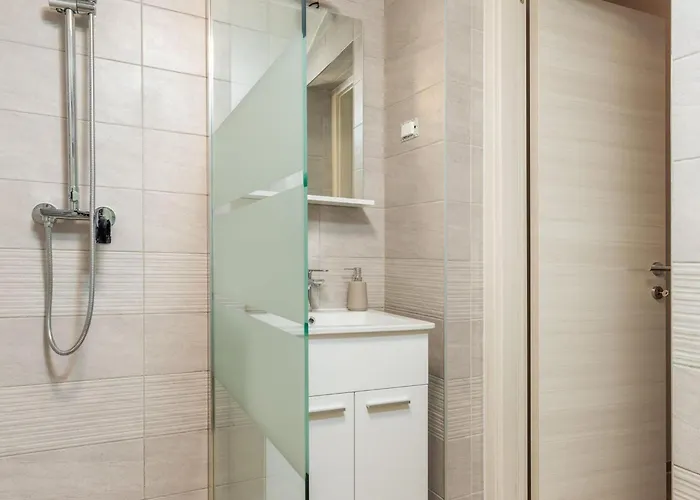 In Valbandon Near & Fa Ana Daire *